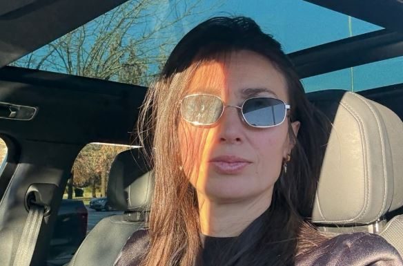 Vesna iz Medveđe rodila 8 sinova i 1 ćerku, njen život sa mužem Slobodanom ostavlja Srbe bez teksta: Nema dadilju, sve postiže sama, a izgledom oduzima dah Vesna iz Medveđe rodila 8 sinova i 1 ćerku, njen život sa mužem Slobodanom ostavlja Srbe bez teksta: Nema dadilju, sve postiže sama, a izgledom oduzima dah - featured image