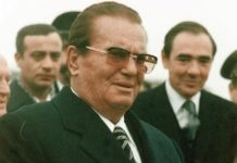 Šala je koštala papreno: Ovako je glasio vic o Titu zbog kojeg je 22-godišnja novinarka završila na Golom otoku Šala je koštala papreno: Ovako je glasio vic o Titu zbog kojeg je 22-godišnja novinarka završila na Golom otoku - featured image