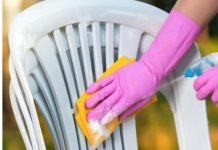 Kako najlakše očistiti bele plastične stolice? Trikovi uz koje će blistati kao da su sada stigle iz fabrike Kako najlakše očistiti bele plastične stolice? Trikovi uz koje će blistati kao da su sada stigle iz fabrike - featured image