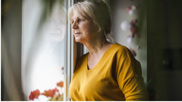 Kada napunite 60 godina, 9 stvari koje treba da sakrijete od svih: Ovo žena treba da sačuva samo za sebe - featured image Kada napunite 60 godina, 9 stvari koje treba da sakrijete od svih: Ovo žena treba da sačuva samo za sebe - featured image