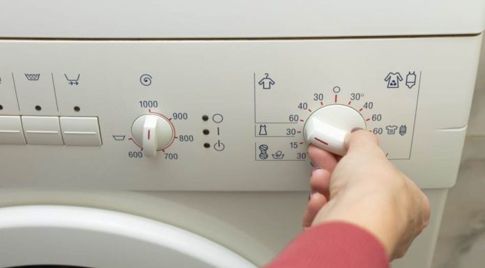 Svaka mašina za pranje veša može sušiti veš: funkcija za koju većina ljudi još uvek ne zna Svaka mašina za pranje veša može sušiti veš: funkcija za koju većina ljudi još uvek ne zna - featured image